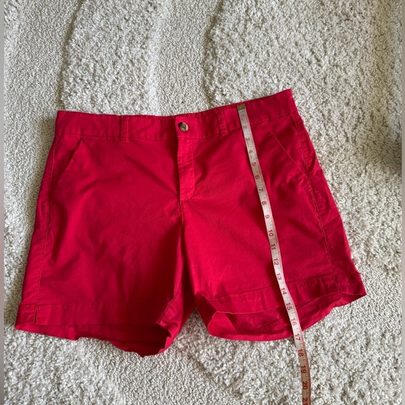 Old Navy Red Bermuda Everyday Mid Rise Shorts Size 14 - Picture 8 of 9